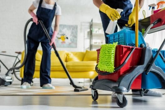 Rengøringsfirma på arbejde